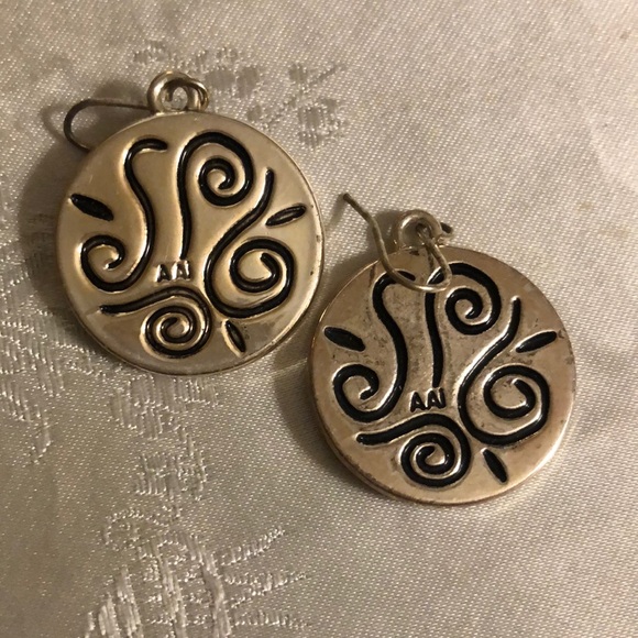 Vintage Rose Dangling Pierced Earrings - Picture 3 of 4